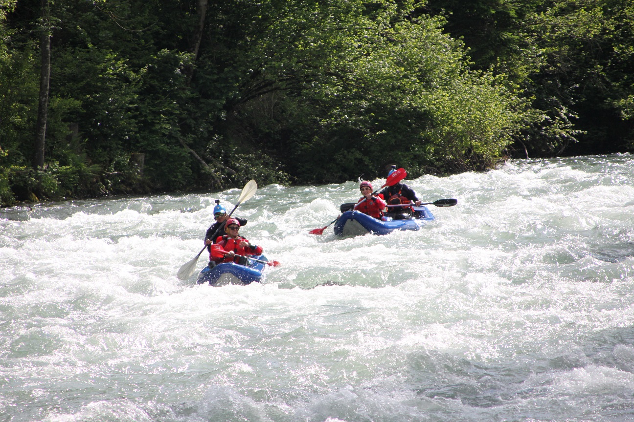 Ducky In Val Di Sole Con Ursus Adventures Ducky: discesa in canoa doppia gonfiabile sul fiume Noce con Ursus Adventures
